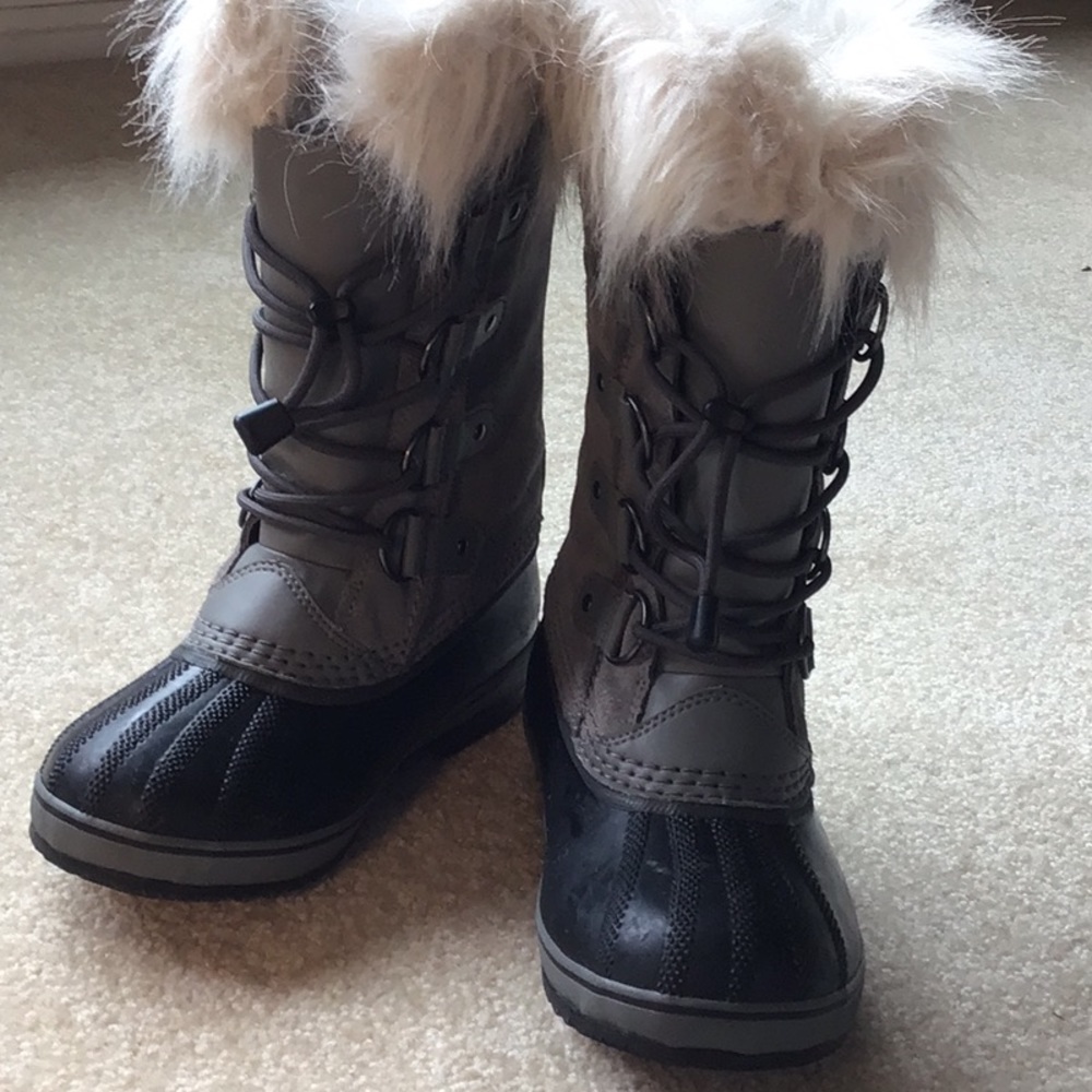 SOREL - Youth Joan of Artic Waterproof winter boots. - 3 Y
